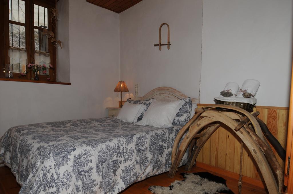 Hotel Casa Puig à Montcorbau Extérieur photo